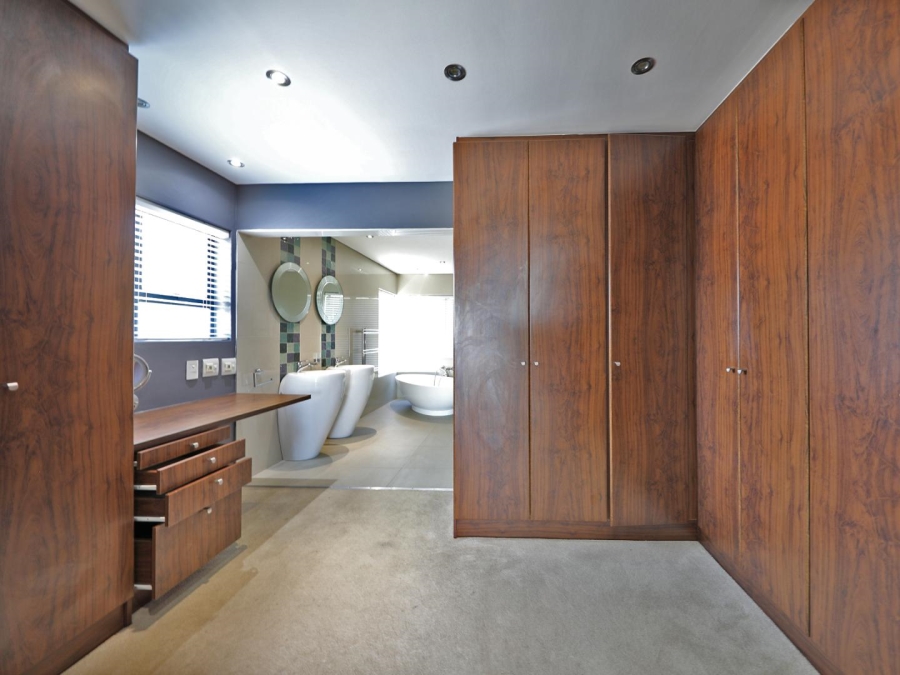 5 Bedroom Property for Sale in Baronetcy Estate Western Cape